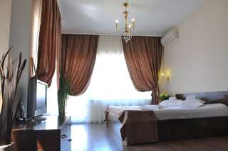 Отель Ave Hotel Victoriei Бухарест Двухместный номер с 1 кроватью или 2 отдельными кроватями-1